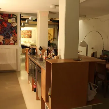 Daire Architect-designed And Central! *